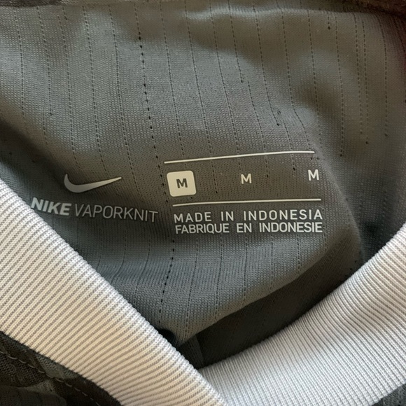 Nike Vaporknit 20/21 Liverpool Jersey Third Jersey - Picture 8 of 9